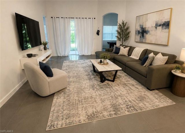 7849 Founders LN, Naples, FL 34104