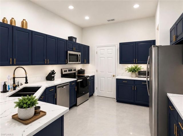 7849 Founders LN, Naples, FL 34104