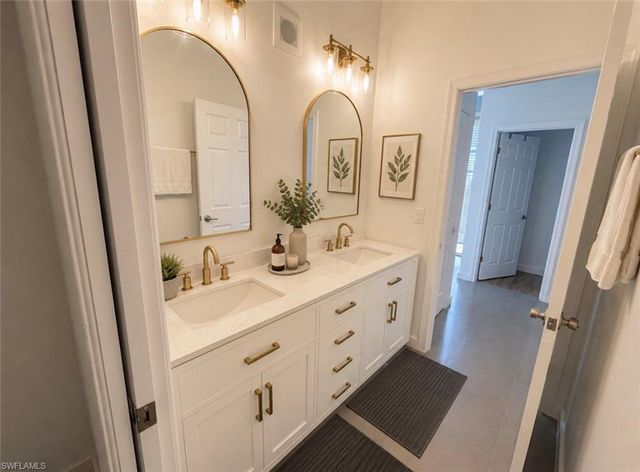 7849 Founders LN, Naples, FL 34104