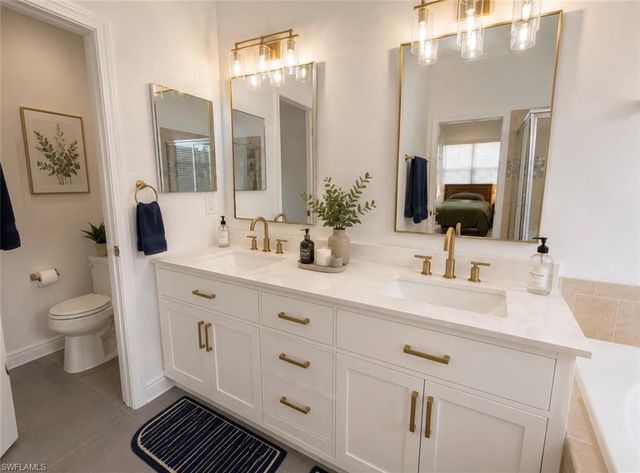 7849 Founders LN, Naples, FL 34104