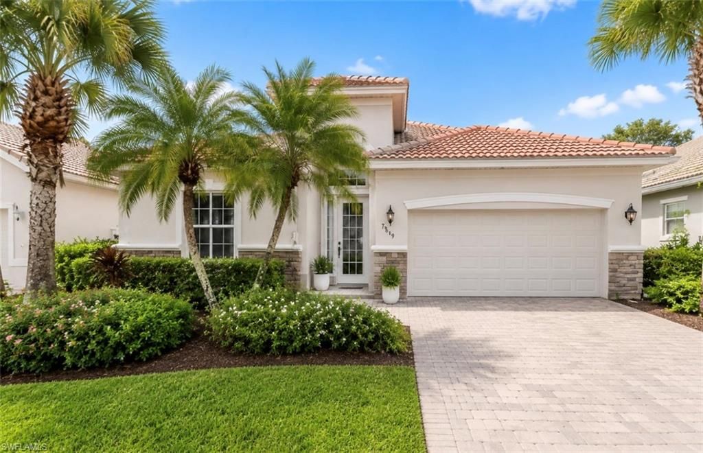 7849 Founders LN, Naples, FL 34104