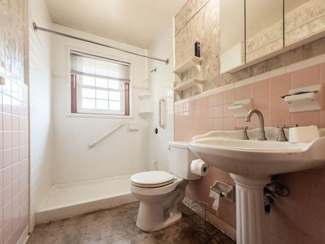 202 Claxon Drive, Florence, KY 41042