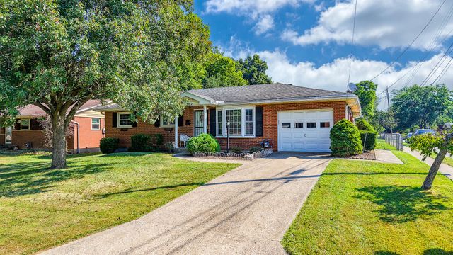202 Claxon Drive, Florence, KY 41042