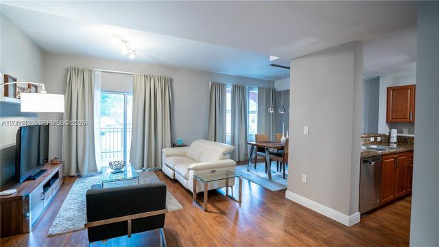 11002 NW 83rd St 106, Doral, FL 33178