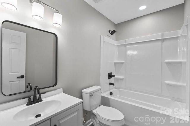 902 W 6th Avenue, Gastonia, NC 28052