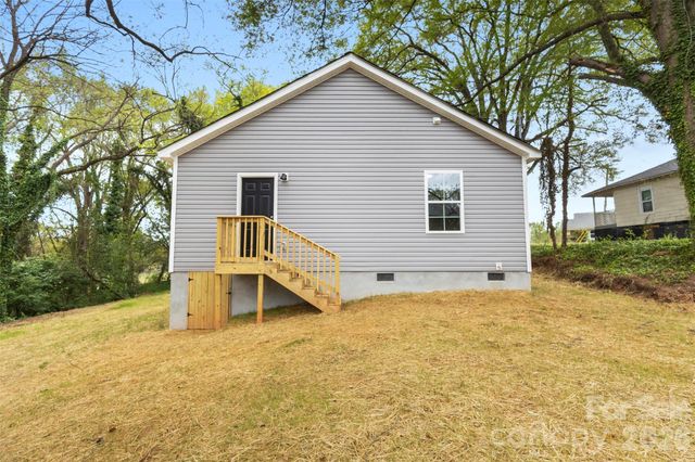 902 W 6th Avenue, Gastonia, NC 28052