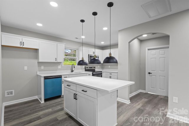 902 W 6th Avenue, Gastonia, NC 28052