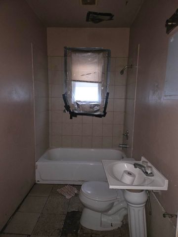 11234 S Indiana Avenue, Chicago, IL 60628