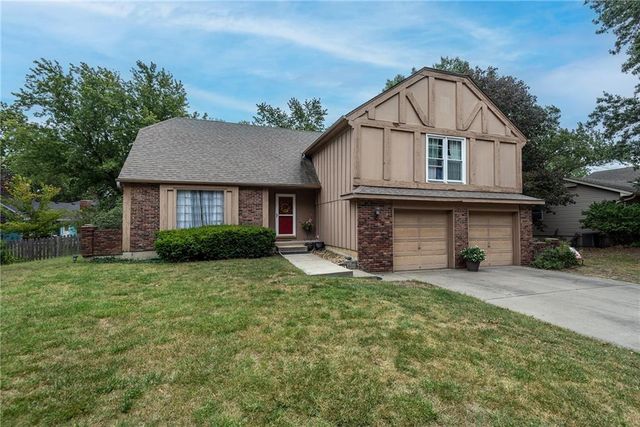 1104 S Avalon Lane, Olathe, KS 66062