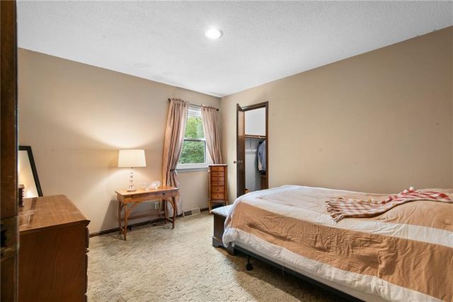 1104 S Avalon Lane, Olathe, KS 66062