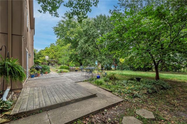 1104 S Avalon Lane, Olathe, KS 66062