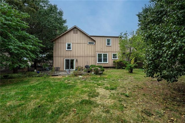 1104 S Avalon Lane, Olathe, KS 66062