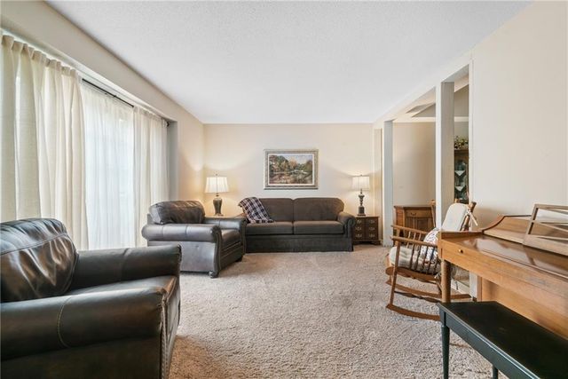 1104 S Avalon Lane, Olathe, KS 66062