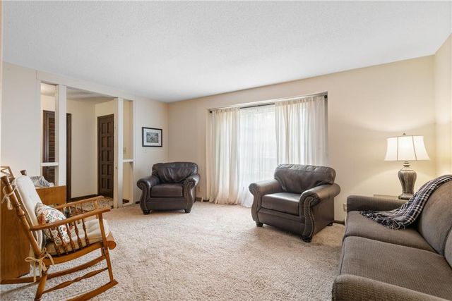 1104 S Avalon Lane, Olathe, KS 66062