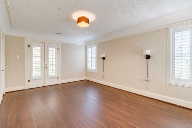 7026 Lakewood Boulevard, Dallas, TX 75214