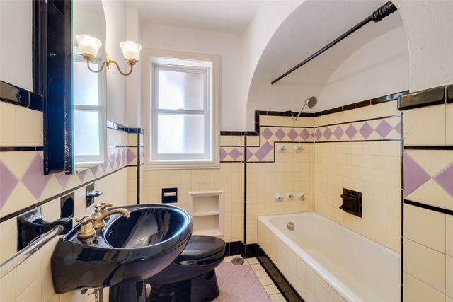 7026 Lakewood Boulevard, Dallas, TX 75214