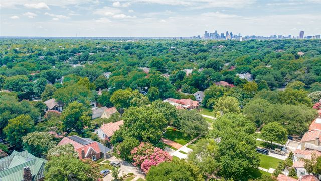 7026 Lakewood Boulevard, Dallas, TX 75214