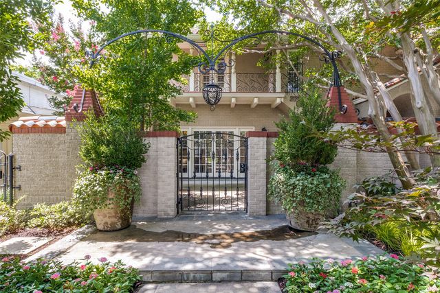 7026 Lakewood Boulevard, Dallas, TX 75214