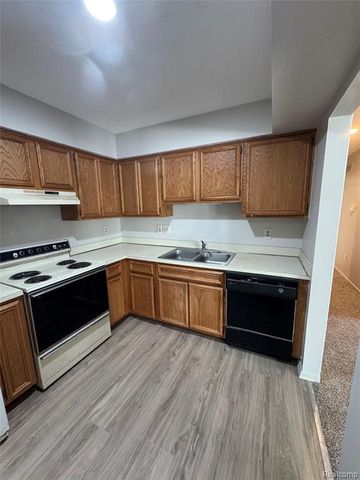 24064 Greenhill Road, Warren, MI 48091