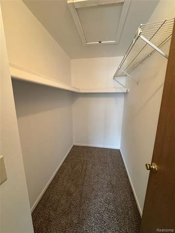 24064 Greenhill Road, Warren, MI 48091