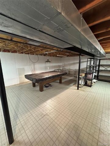 24064 Greenhill Road, Warren, MI 48091