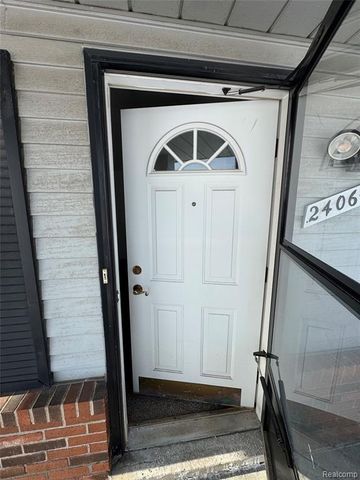 24064 Greenhill Road, Warren, MI 48091