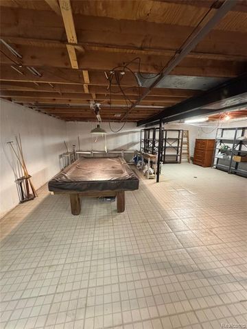 24064 Greenhill Road, Warren, MI 48091