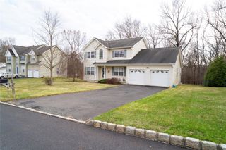 11 Vista Drive, Chester, NY 10918