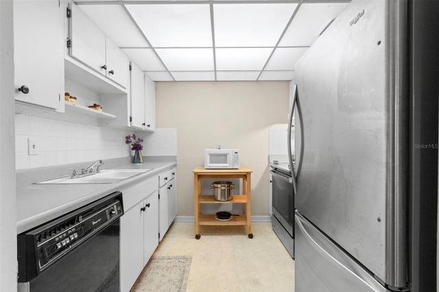 401 DE GRASSE PLACE 18, Sun City Center, FL 33573