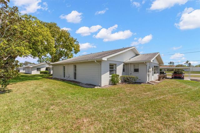 401 DE GRASSE PLACE 18, Sun City Center, FL 33573