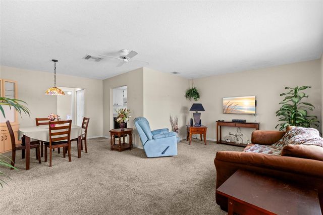 401 DE GRASSE PLACE 18, Sun City Center, FL 33573