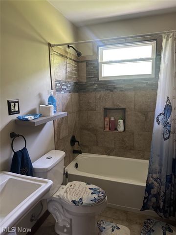 459 Elizabeth Pike, Mineral Wells, WV 26150
