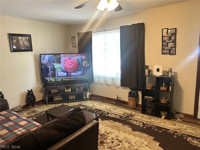 459 Elizabeth Pike, Mineral Wells, WV 26150