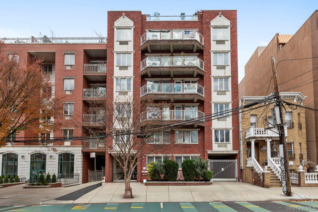 2325 31st Avenue Penthouse 7C, Astoria, NY 11106