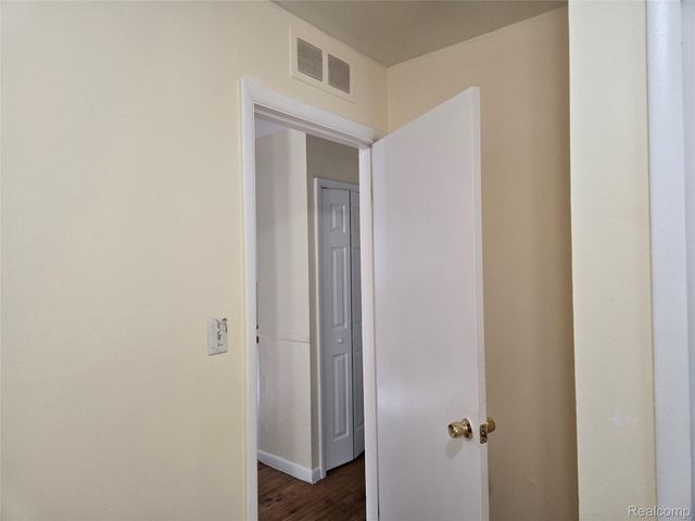 19813 INKSTER Road W, Livonia, MI 48152
