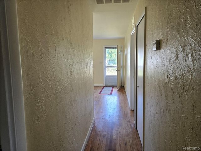 19813 INKSTER Road W, Livonia, MI 48152