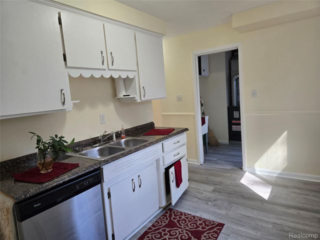 19813 INKSTER Road W, Livonia, MI 48152