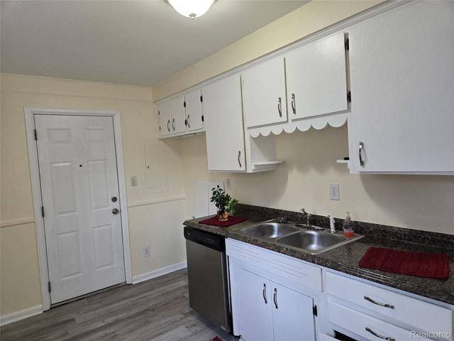 19813 INKSTER Road W, Livonia, MI 48152