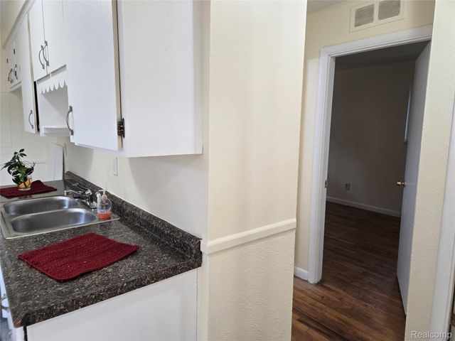 19813 INKSTER Road W, Livonia, MI 48152
