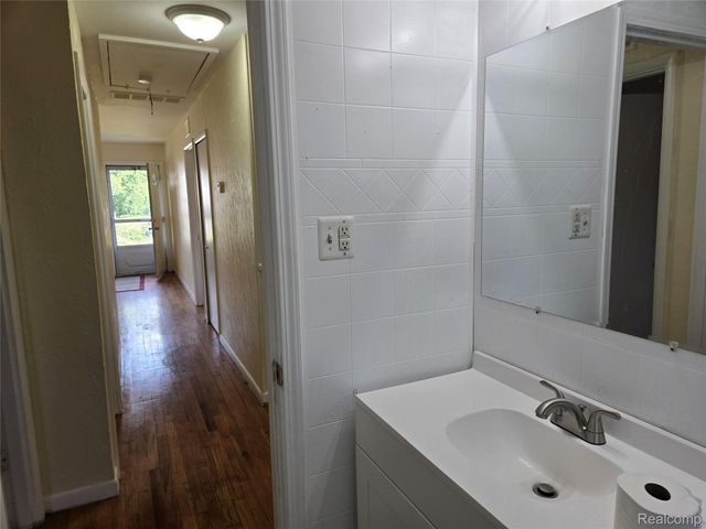 19813 INKSTER Road W, Livonia, MI 48152
