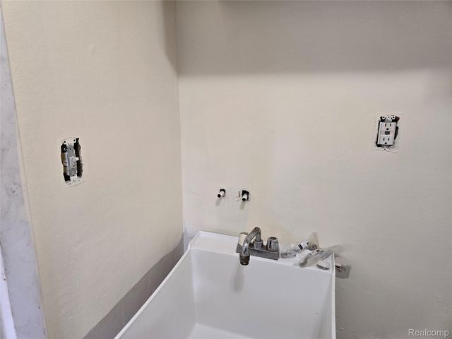 19813 INKSTER Road W, Livonia, MI 48152