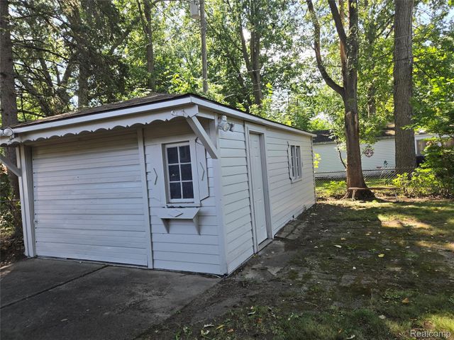 19813 INKSTER Road W, Livonia, MI 48152