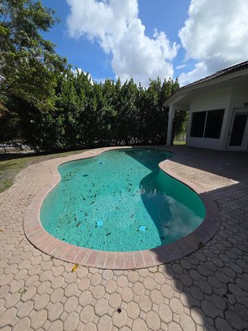 2926 E Fontana Court, Royal Palm Beach, FL 33411