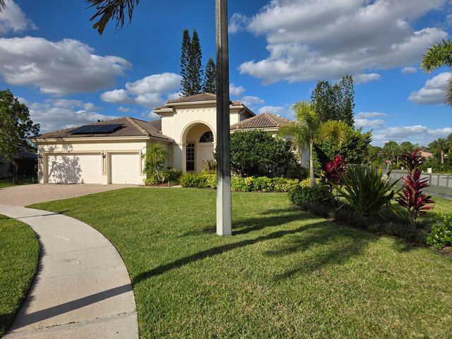 2926 E Fontana Court, Royal Palm Beach, FL 33411