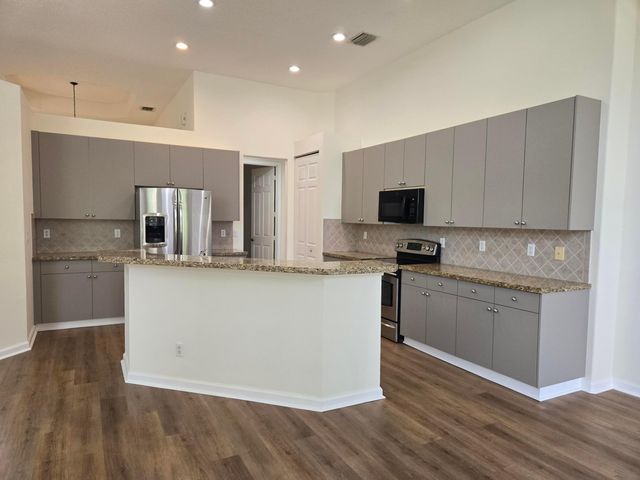 2926 E Fontana Court, Royal Palm Beach, FL 33411