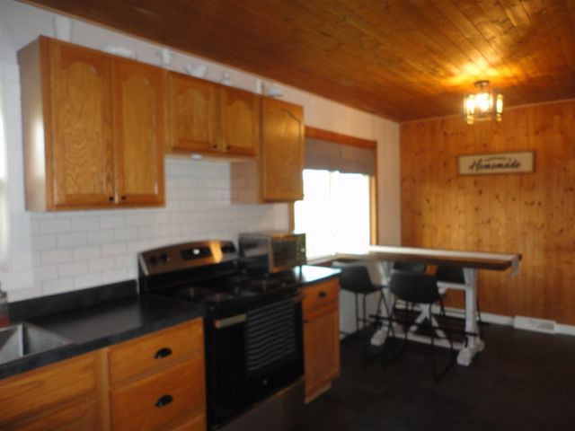 4219 W 110th Avenue, Allegan, MI 49010