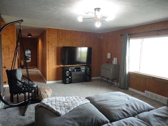 4219 W 110th Avenue, Allegan, MI 49010