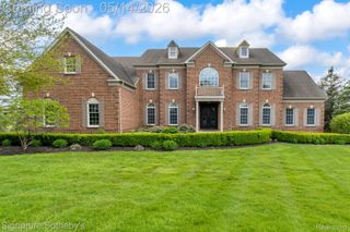 3806 S Shoreline Drive, Milford Charter Township, MI 48381