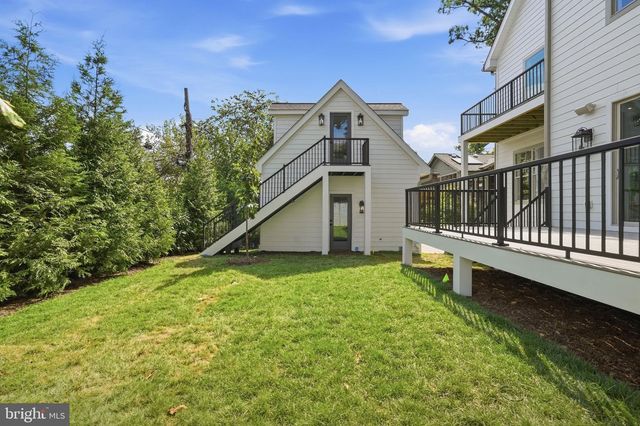 423 N EDGEWOOD ST, Arlington, VA 22201