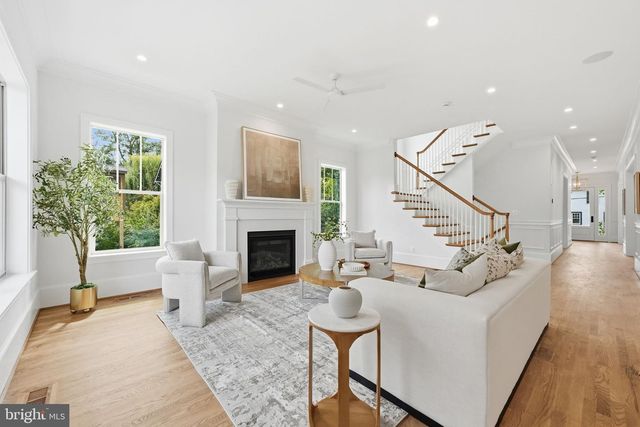 423 N EDGEWOOD ST, Arlington, VA 22201